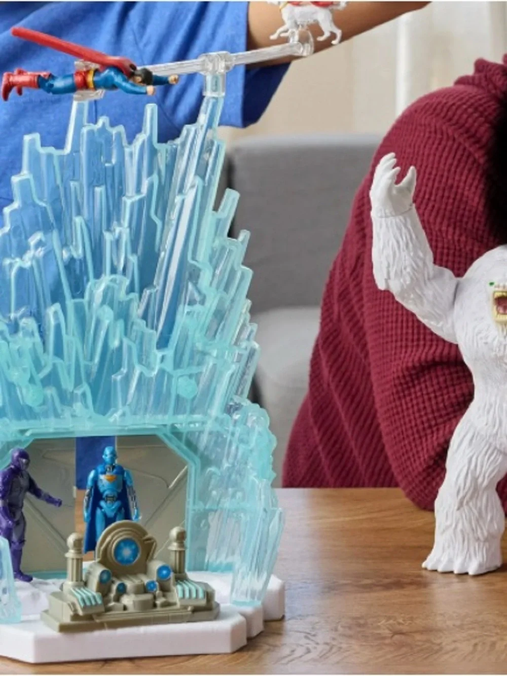 DC Superman Battle Set with the FORTRESS OF SOLITUDE BATTLE SET.